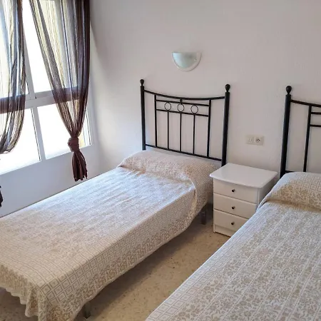 Primera Linea De Playa, 2-4 Personas * Estepona