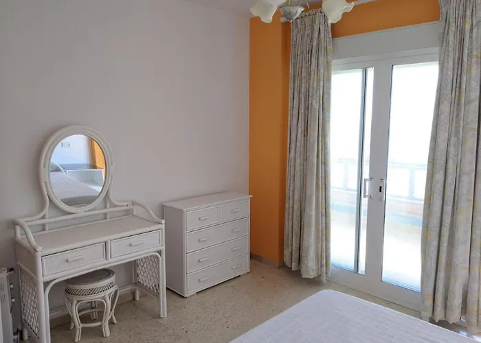 Apartamento Primera Línea De Playa, 2-4 Personas *