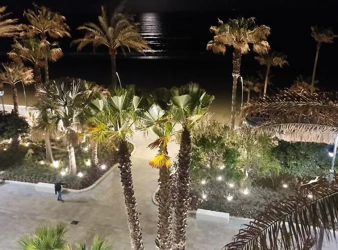 Primera Línea De Playa, 2-4 Personas Estepona